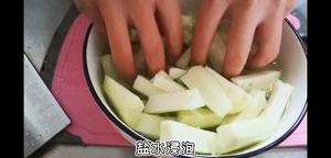 肉沫茄子豆腐煲的做法 步骤1