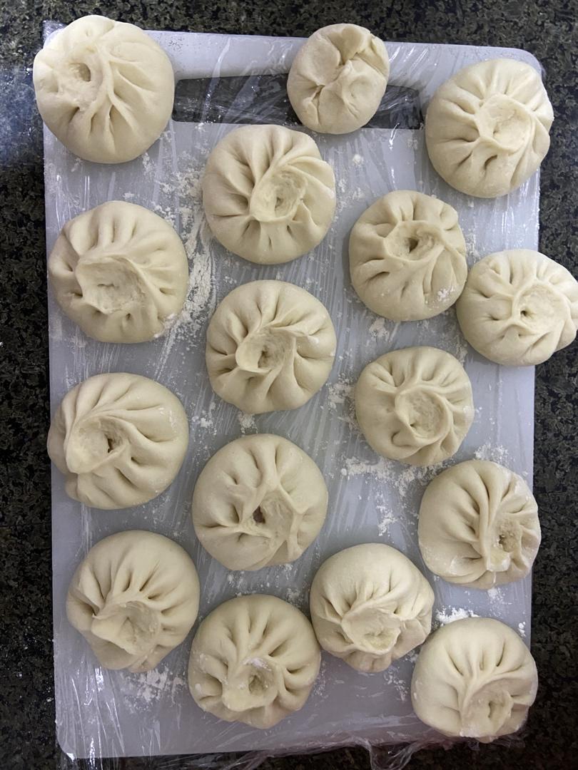 松软多汁的肉包子