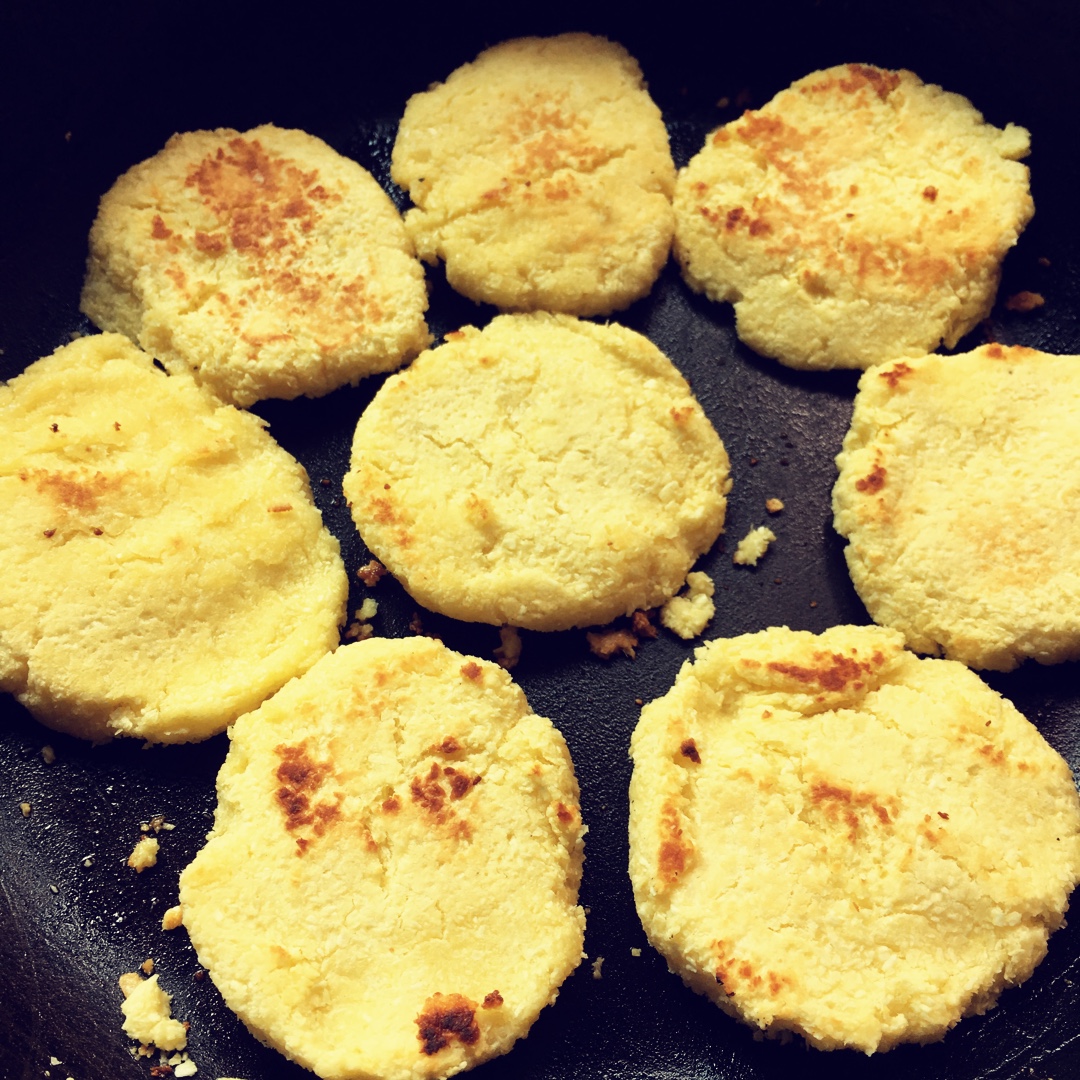 如花猪做的奶香煎椰饼