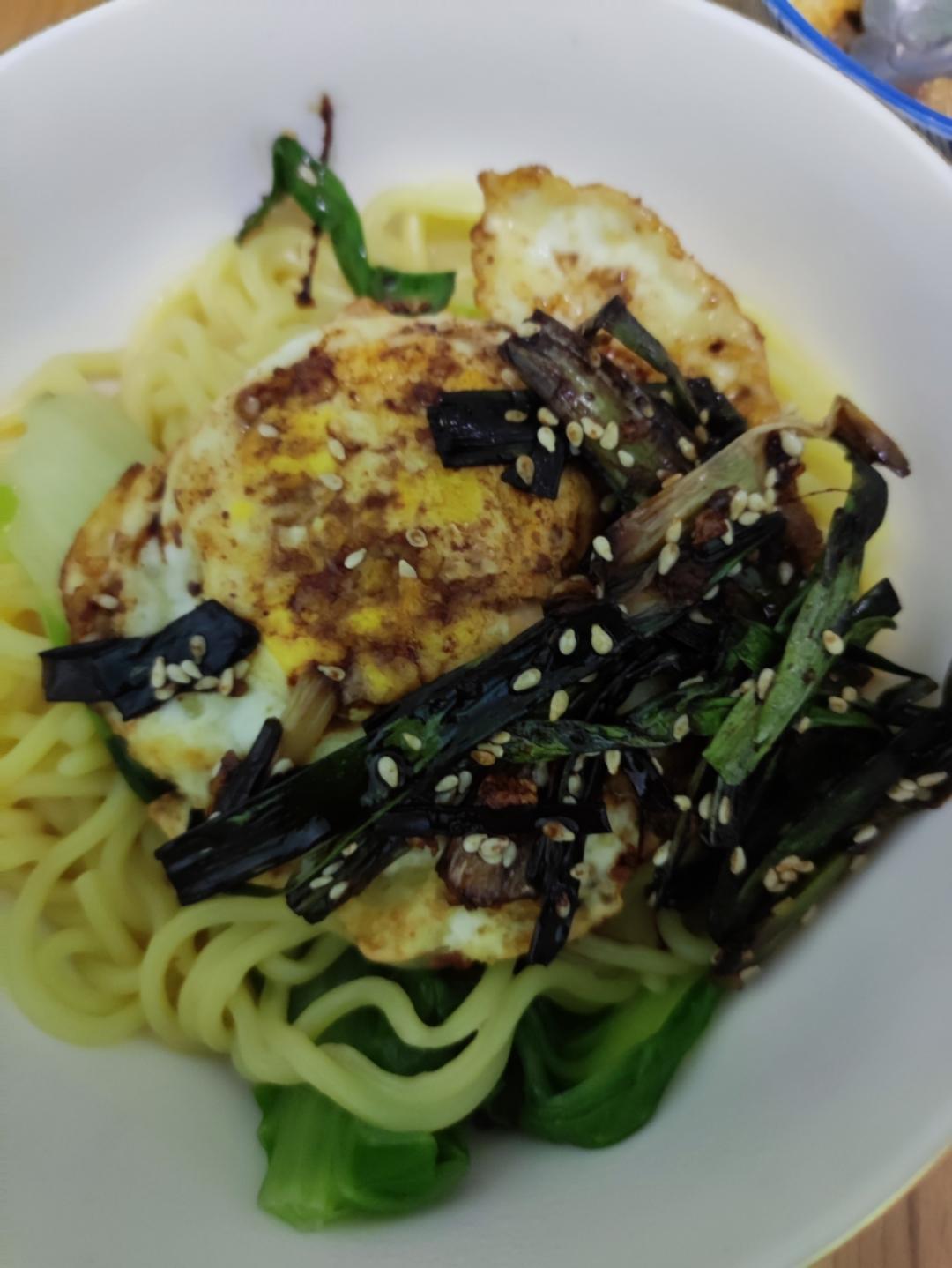 10分钟搞定的一碗葱油拌面