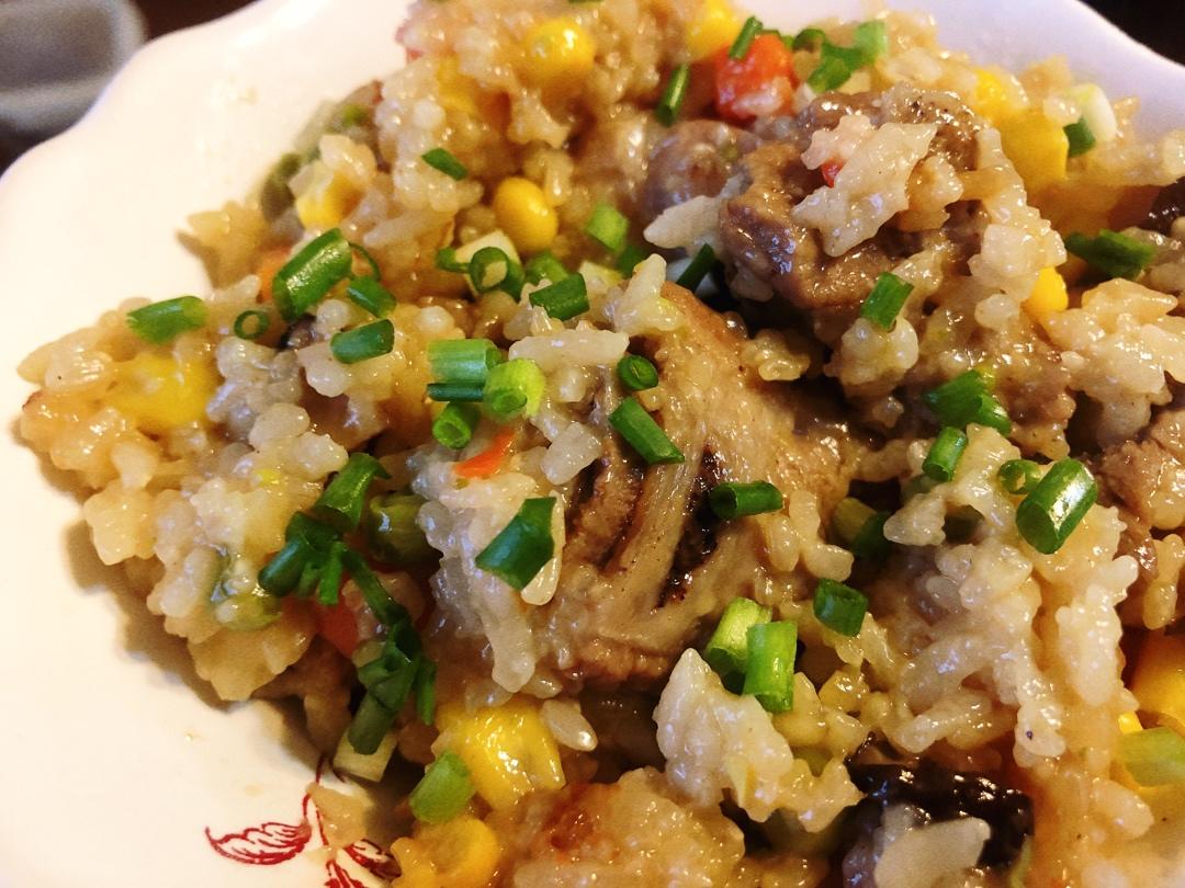 喷香排骨焖饭（爆好吃）