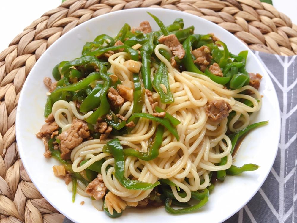 青椒肉丝拌面
