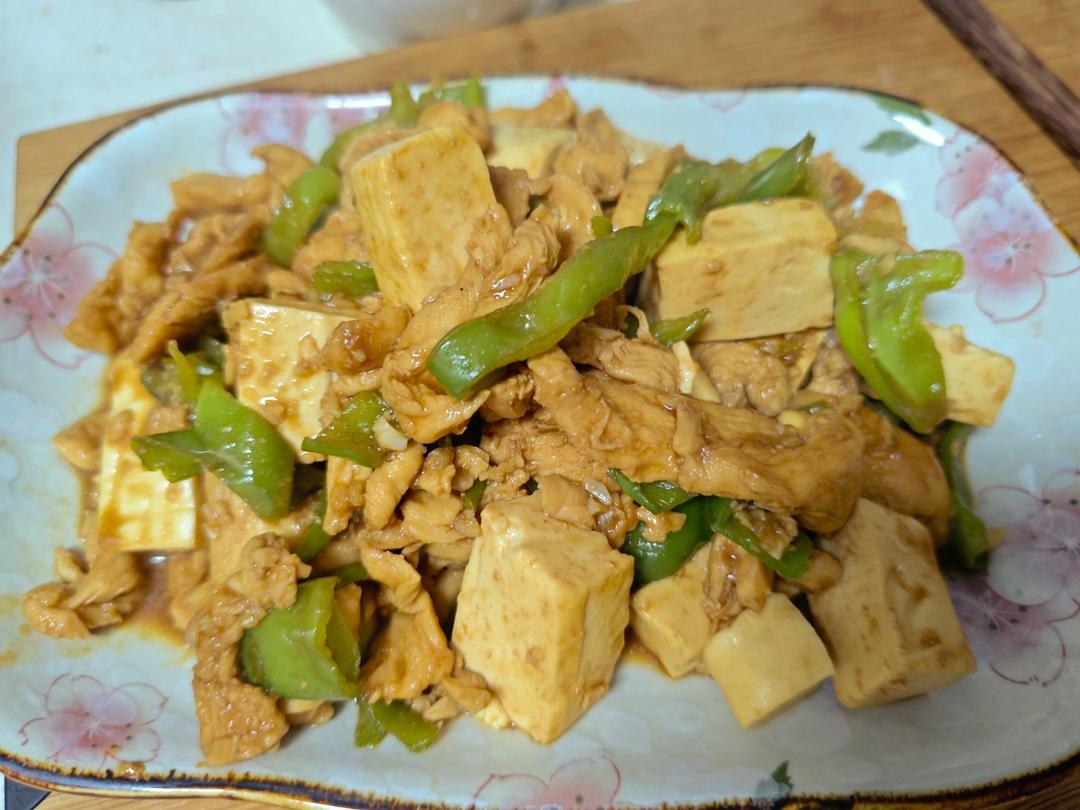 巨好吃的青椒炒鸡胸肉丝，超下饭