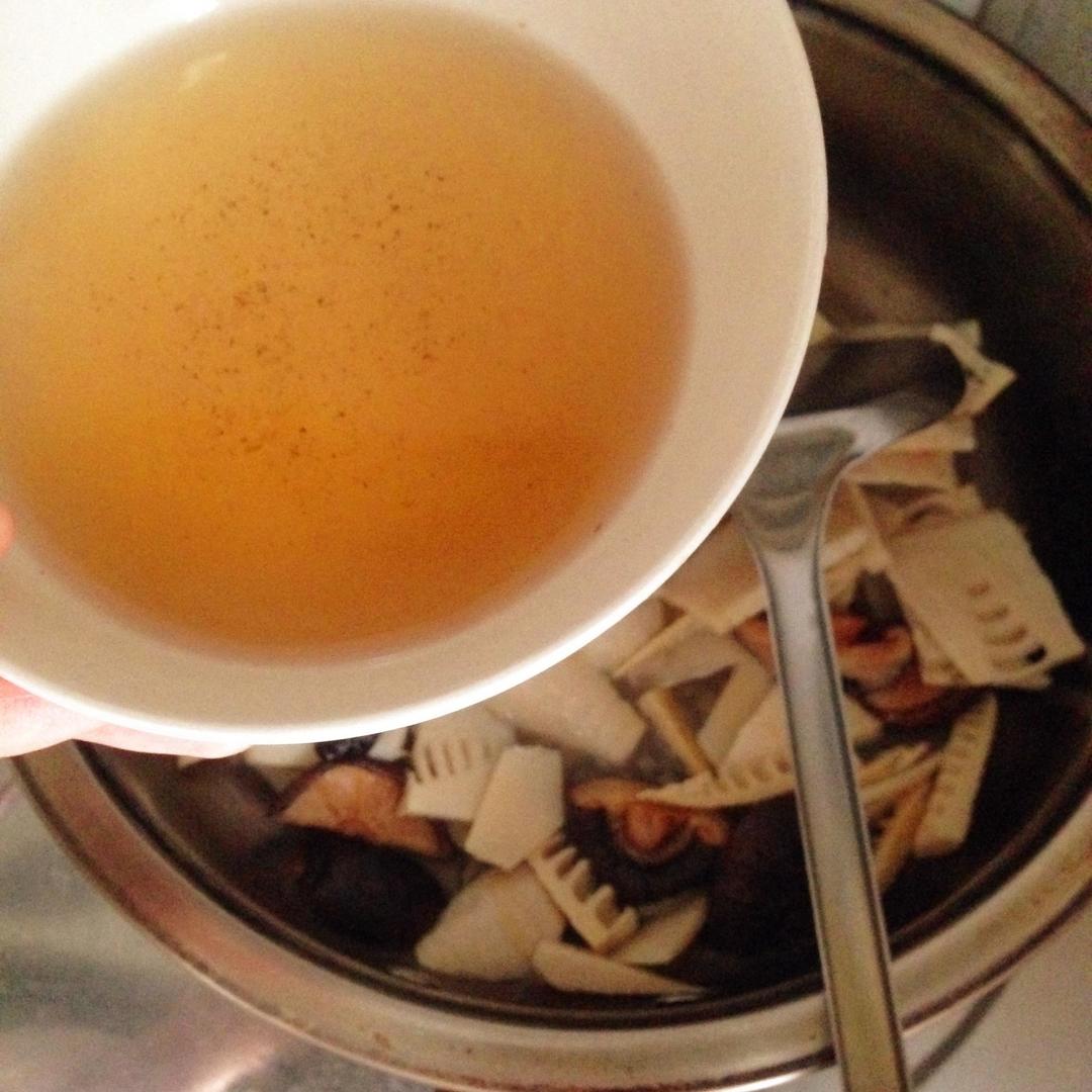 鲜笋香菇的做法 步骤5
