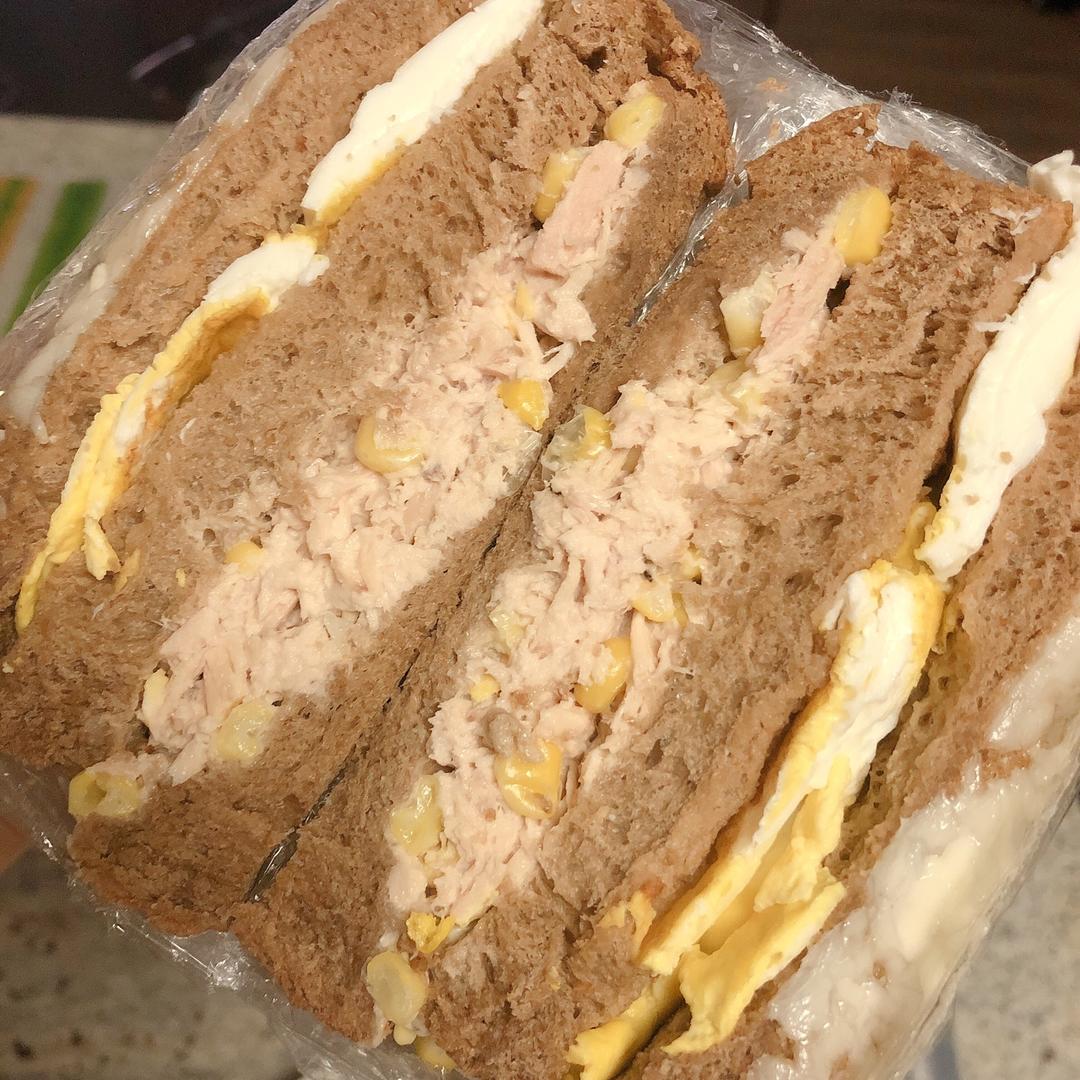 如何做超厚的沼三明治~详细tip！牛油果鸡蛋午餐肉三明治~