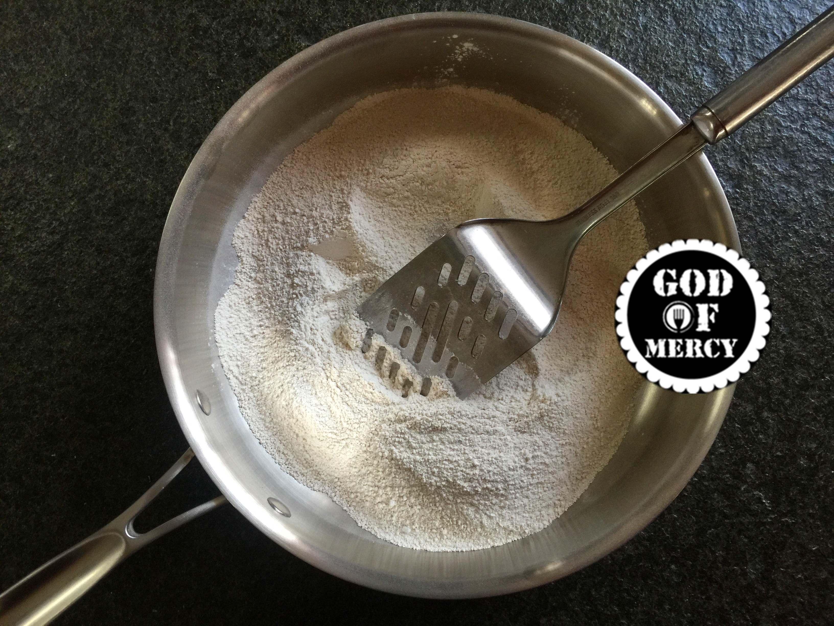 健脾益胃的全营养早餐芋头黑芝麻糯米浆的做法 步骤3