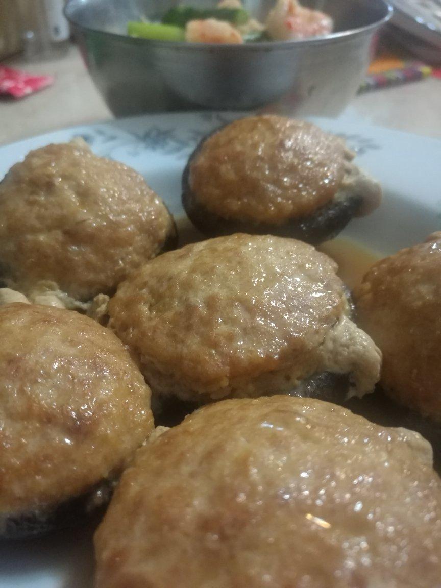 美味的肉酿香菇～～孩子爱吃的下饭菜
