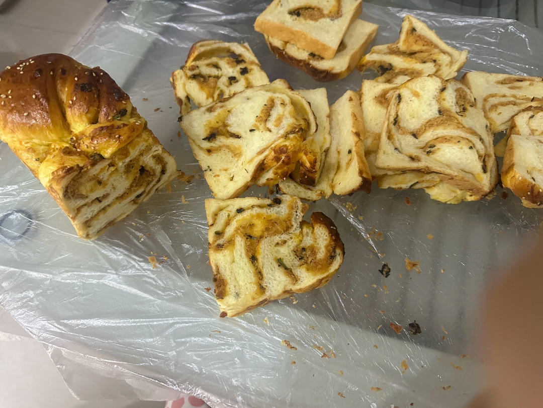 香葱肉松手撕吐司