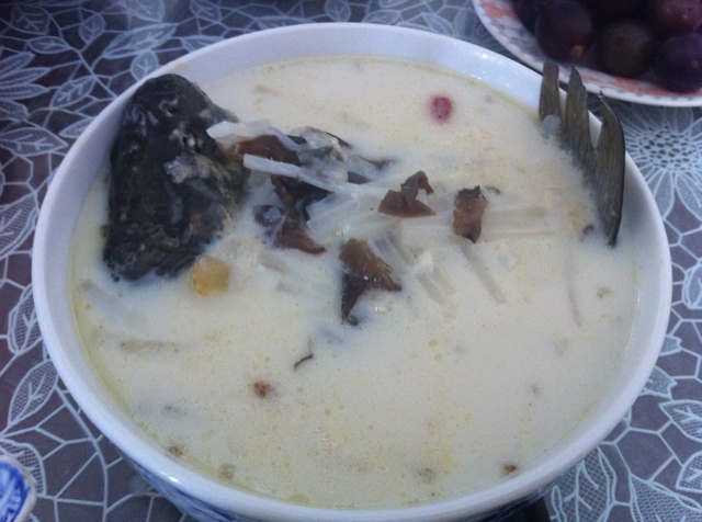 鲫鱼豆腐汤
