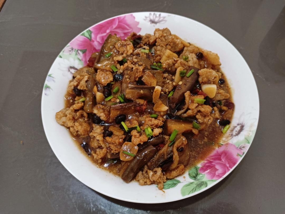 新手也能十分钟做完全家舔盘子的肉末茄子