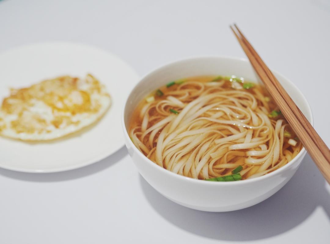 热汤面