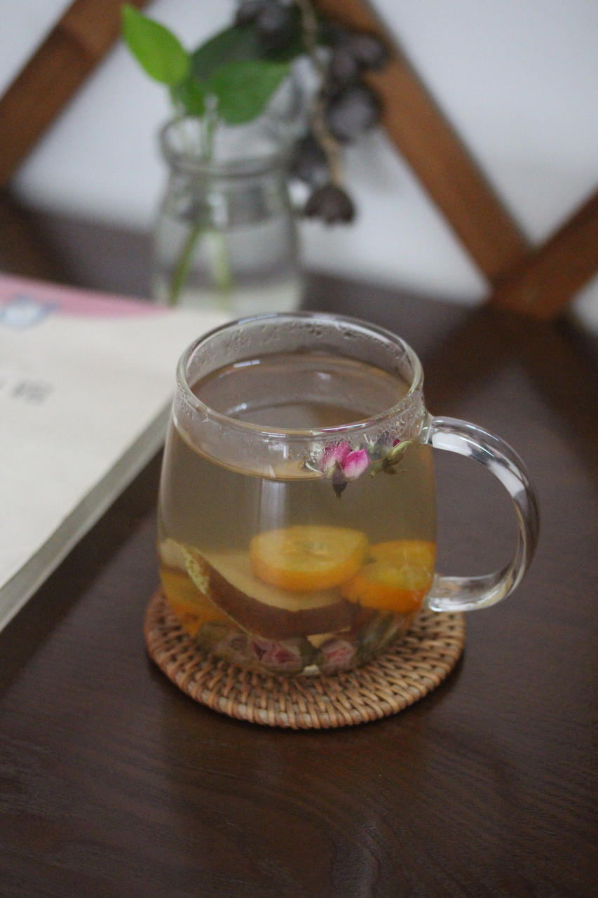 玫瑰花金桔梨果茶