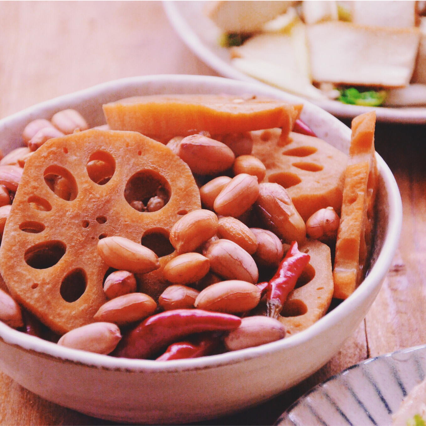 缺牙巴疯兔做的素卤藕片