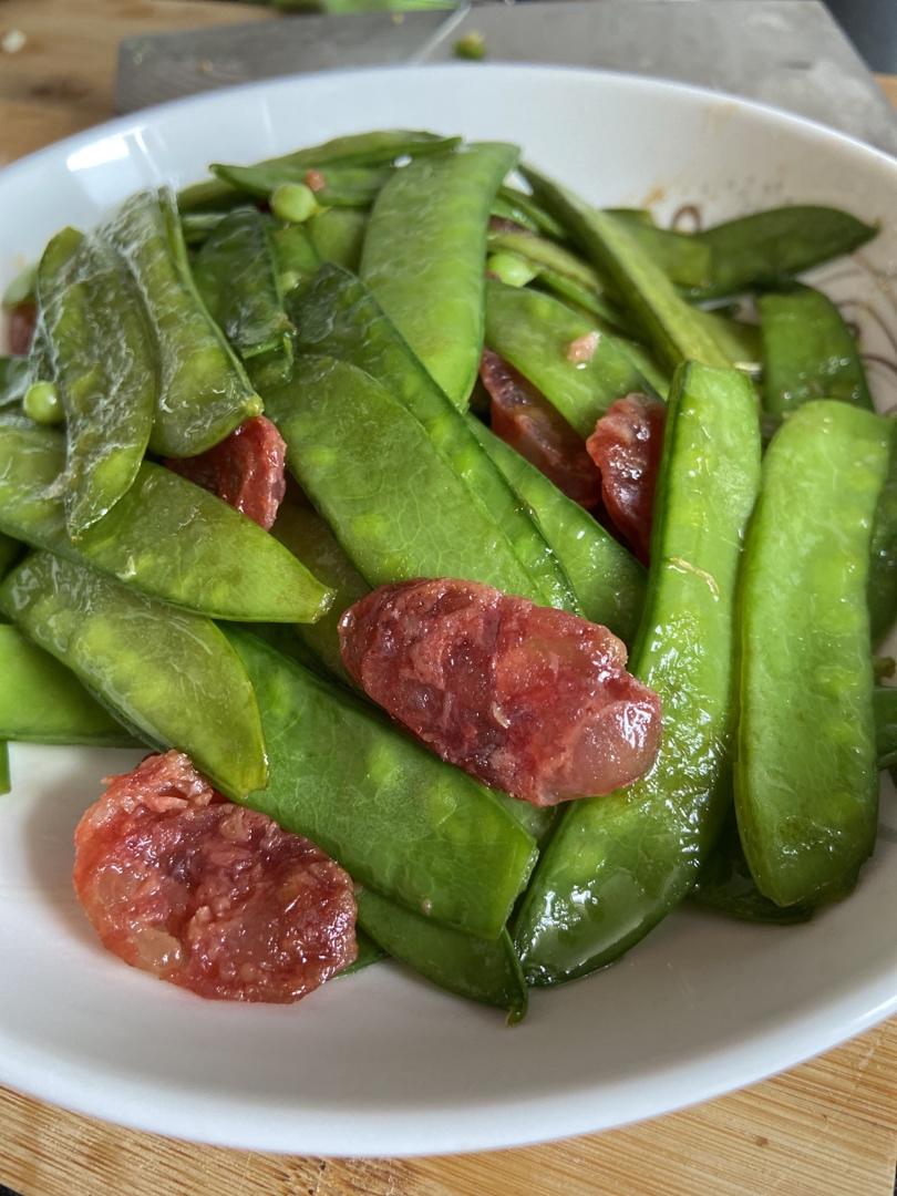 腊肠炒荷兰豆