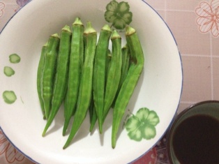 白灼秋葵