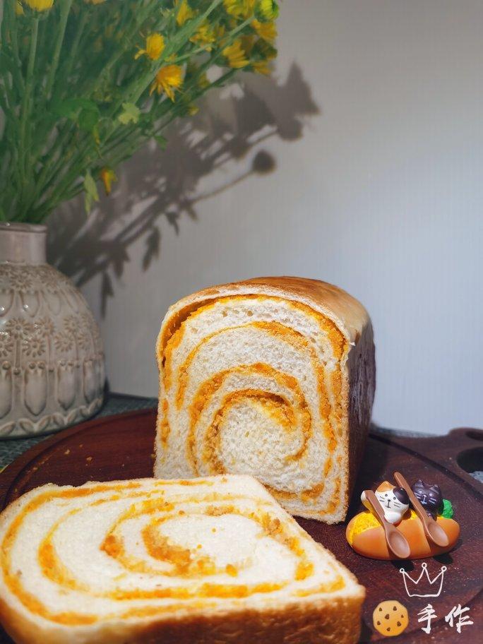 无敌好吃的蛋黄肉松吐司