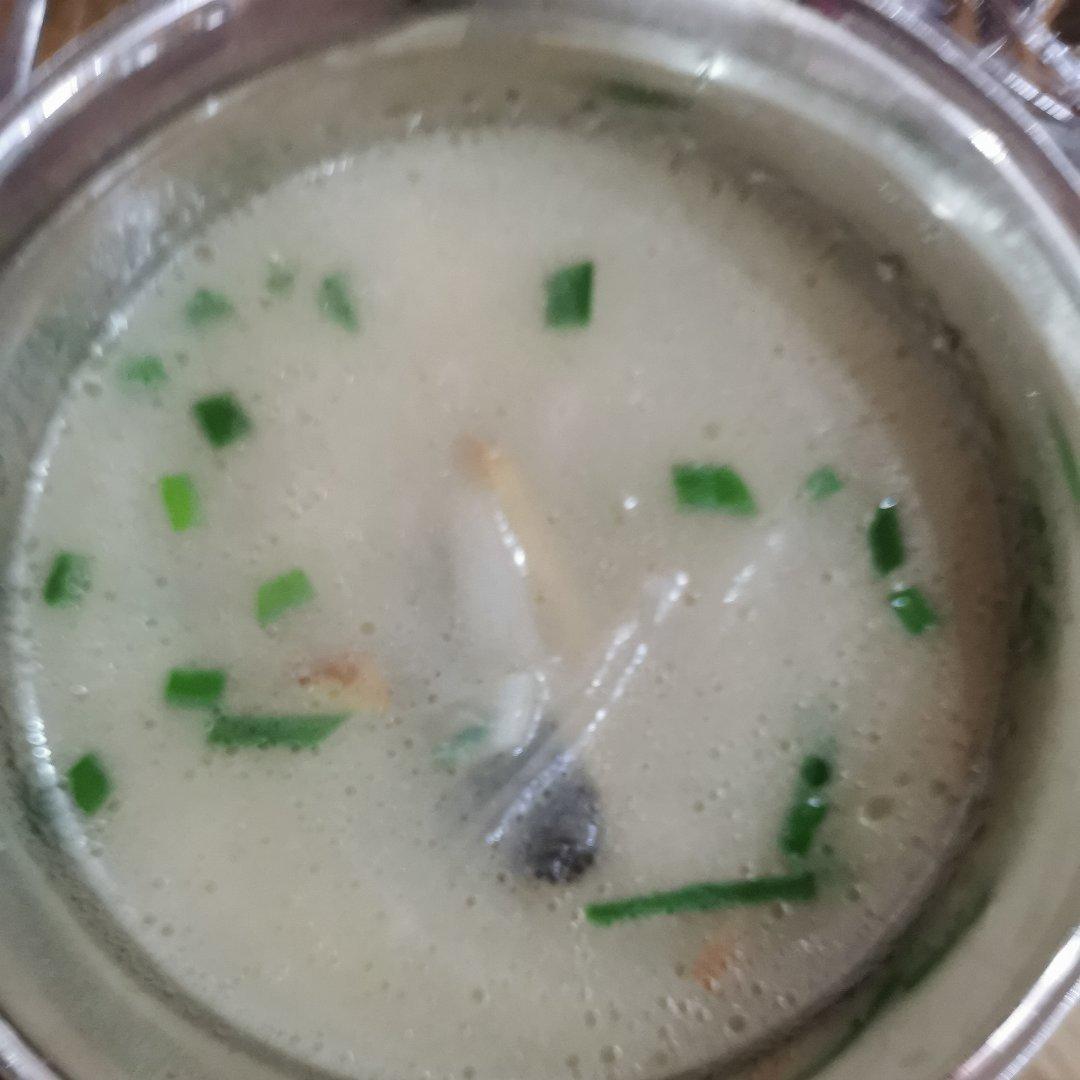 鱼头萝卜汤