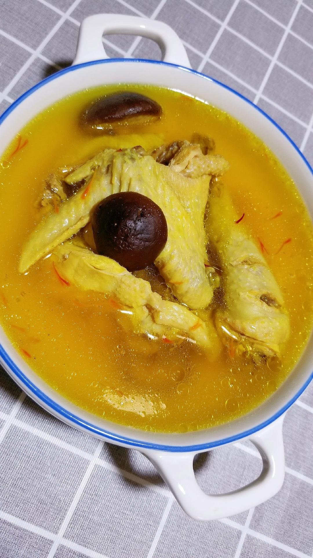 悦纳自己悦悦妈做的藏红花冬虫夏草炖鸡汤