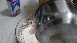 熟蛋黄版冰淇淋的做法 步骤5