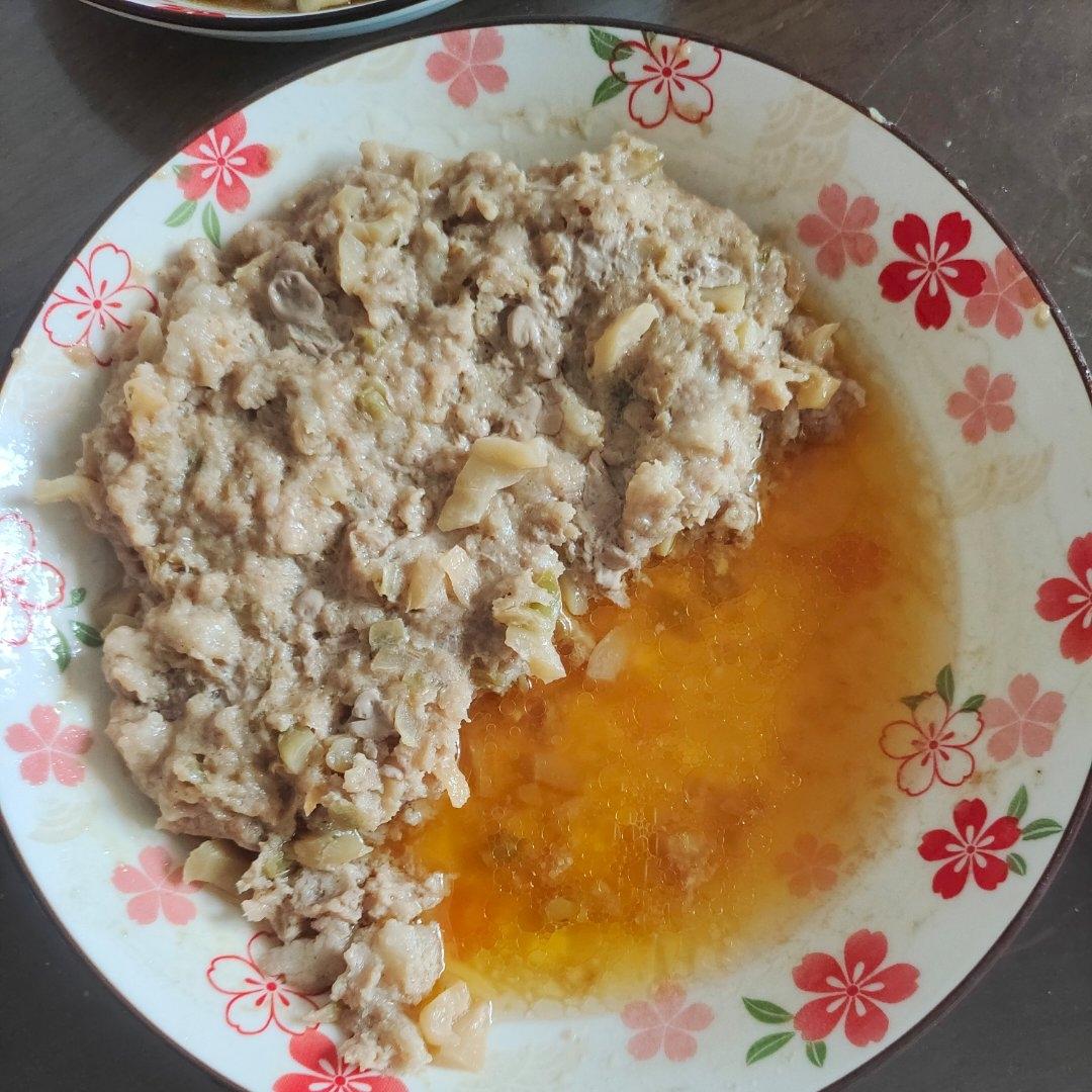 广式榨菜蒸肉饼