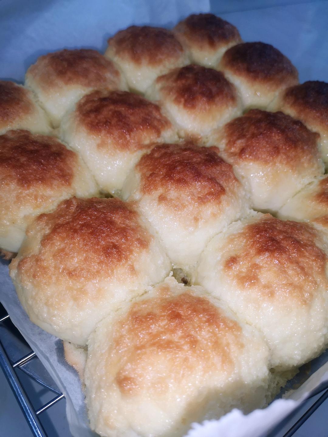 一次发酵同样松软的椰蓉小面包