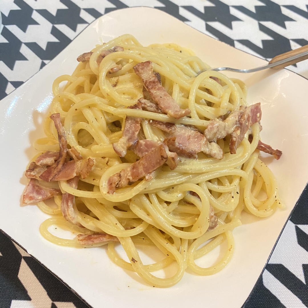 Carbonara意大利蛋黄培根意面