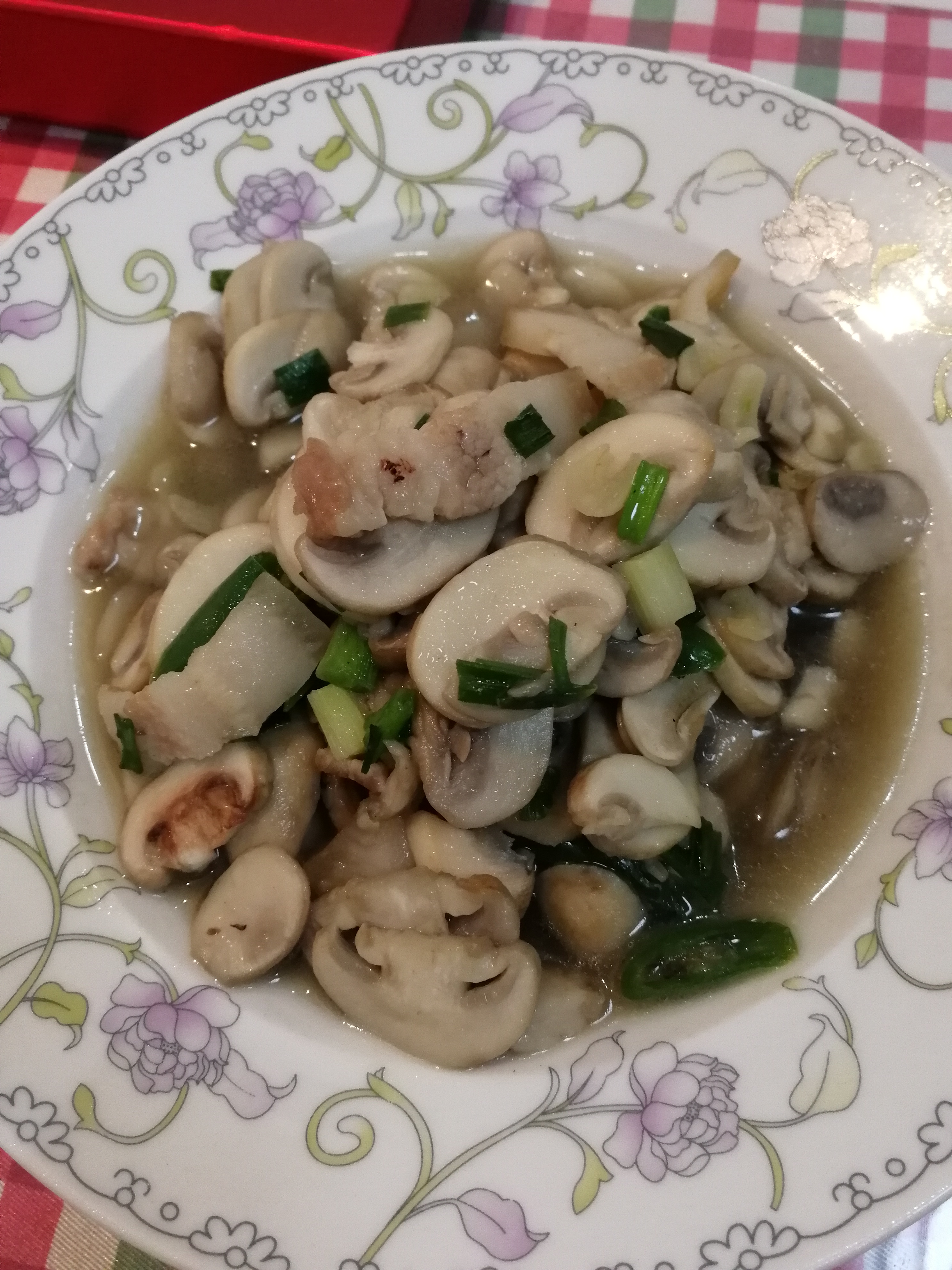 白蘑菇炒肉片