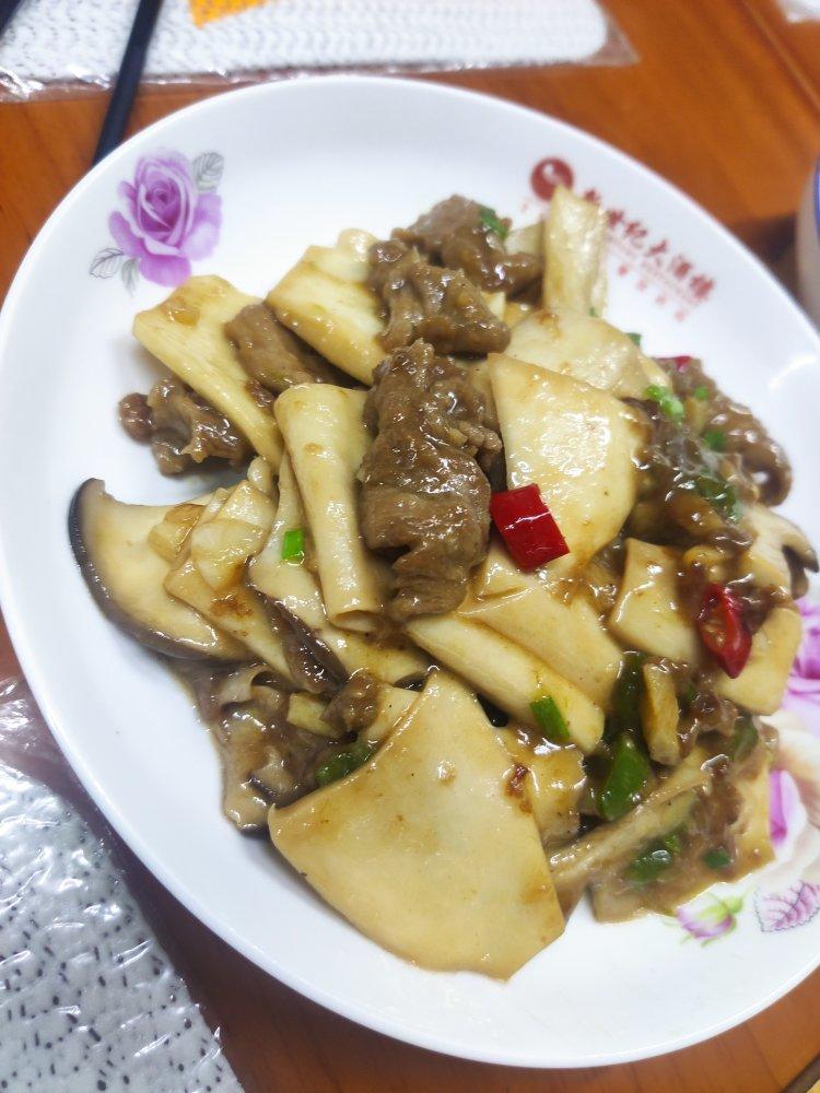超好吃的杏鲍菇炒肉