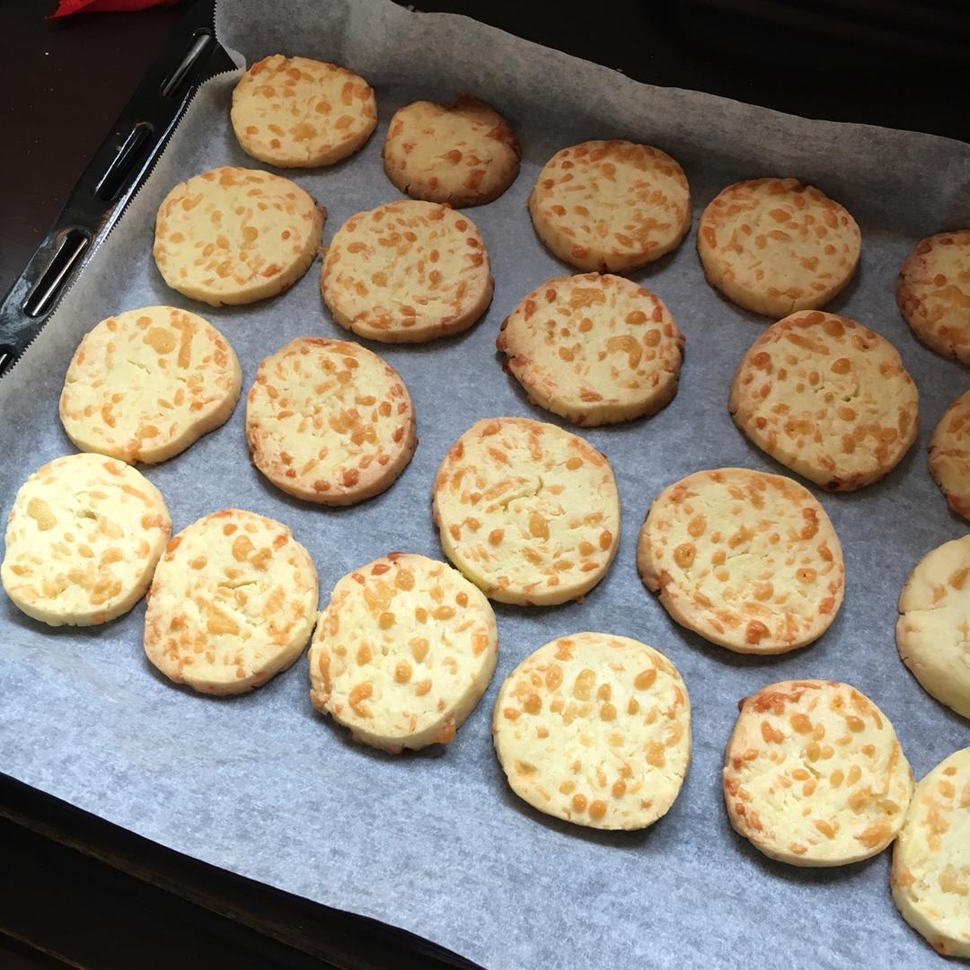 粒粒切达奶酪饼干