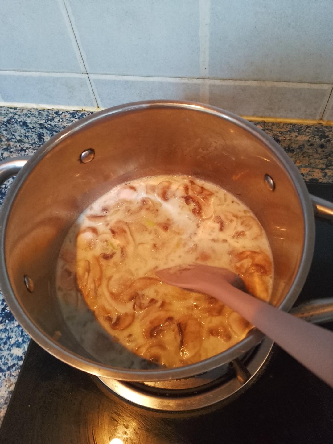 奶油蘑菇浓汤 Cream of Mushroom Soup