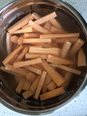橄榄油炸红薯条『可甜可咸』【东菱空气炸锅食谱】的做法 步骤3
