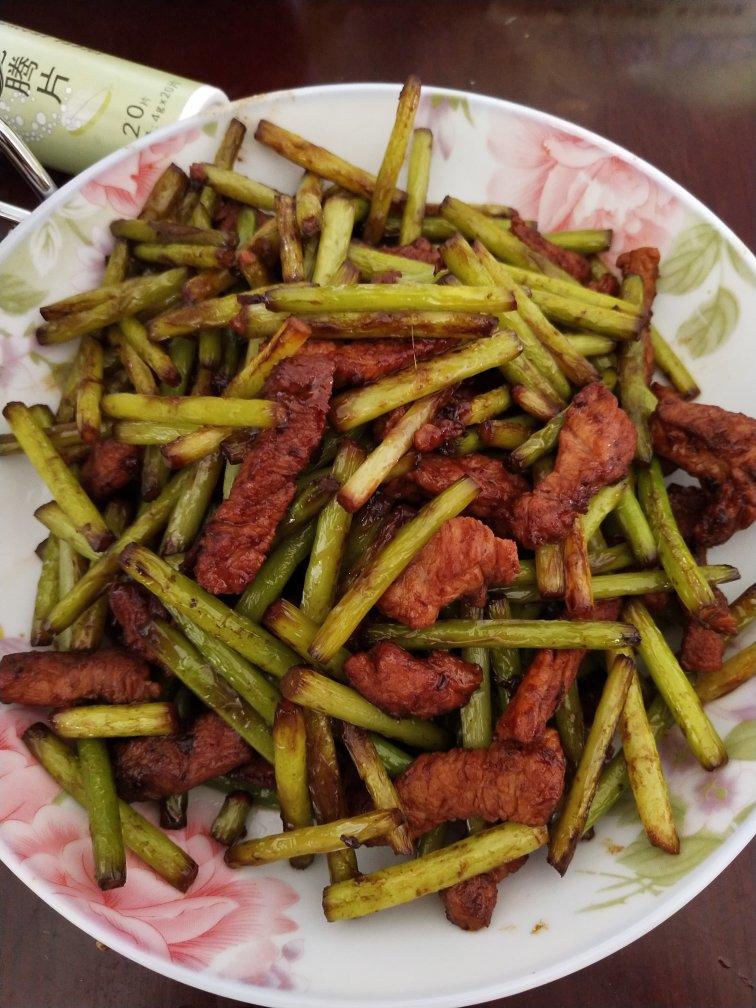 妈妈牌蒜薹炒肉