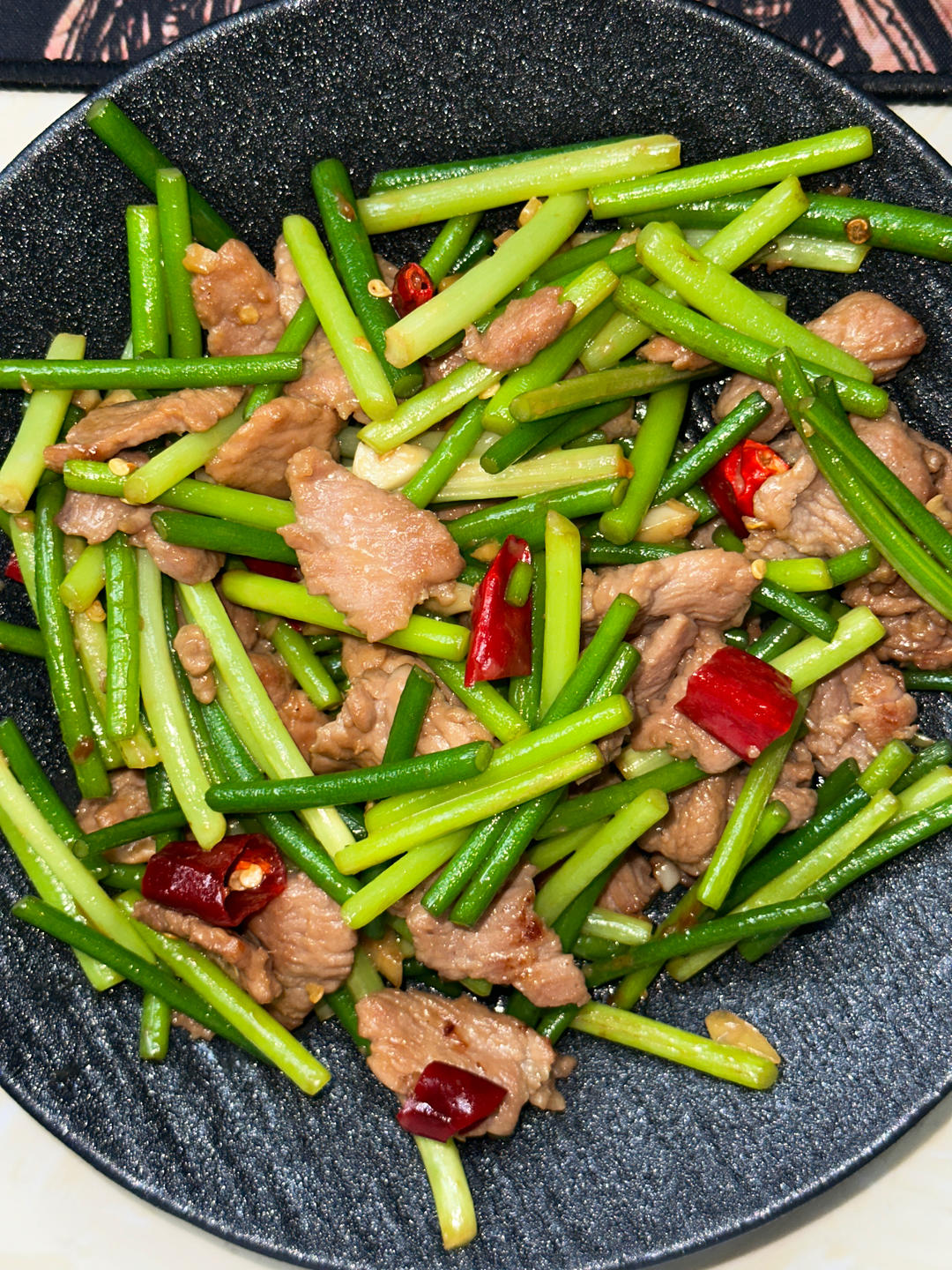 简单易做的下饭菜－蒜苔炒肉