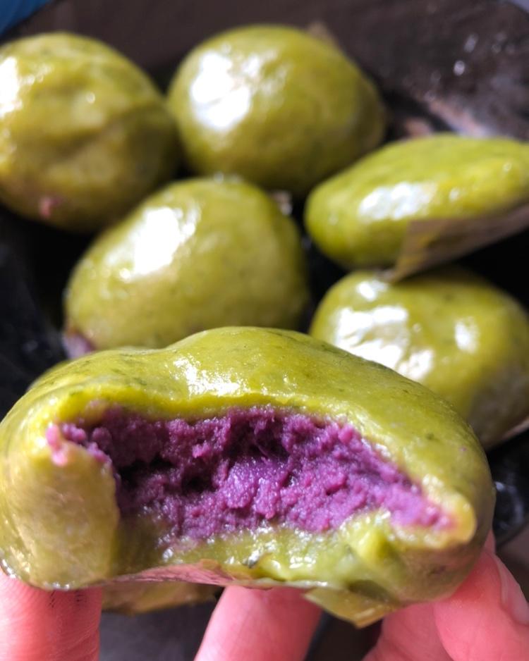 网红青团～～咸蛋黄肉松青团