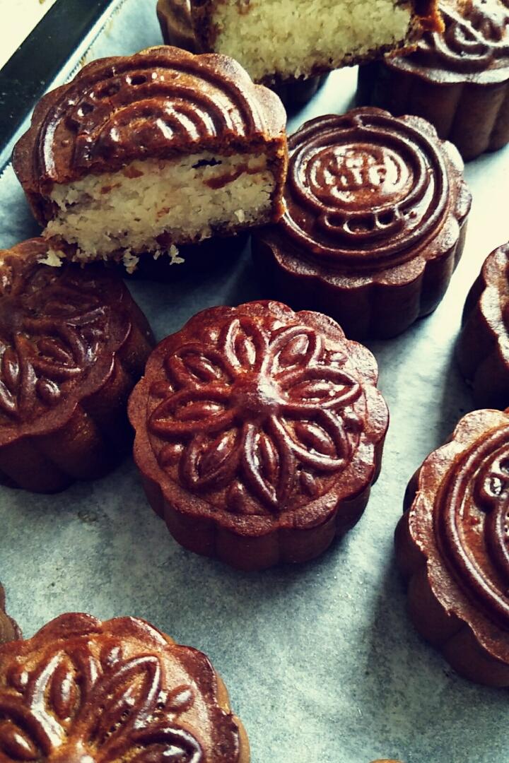 黑糖椰蓉蔓越莓月饼