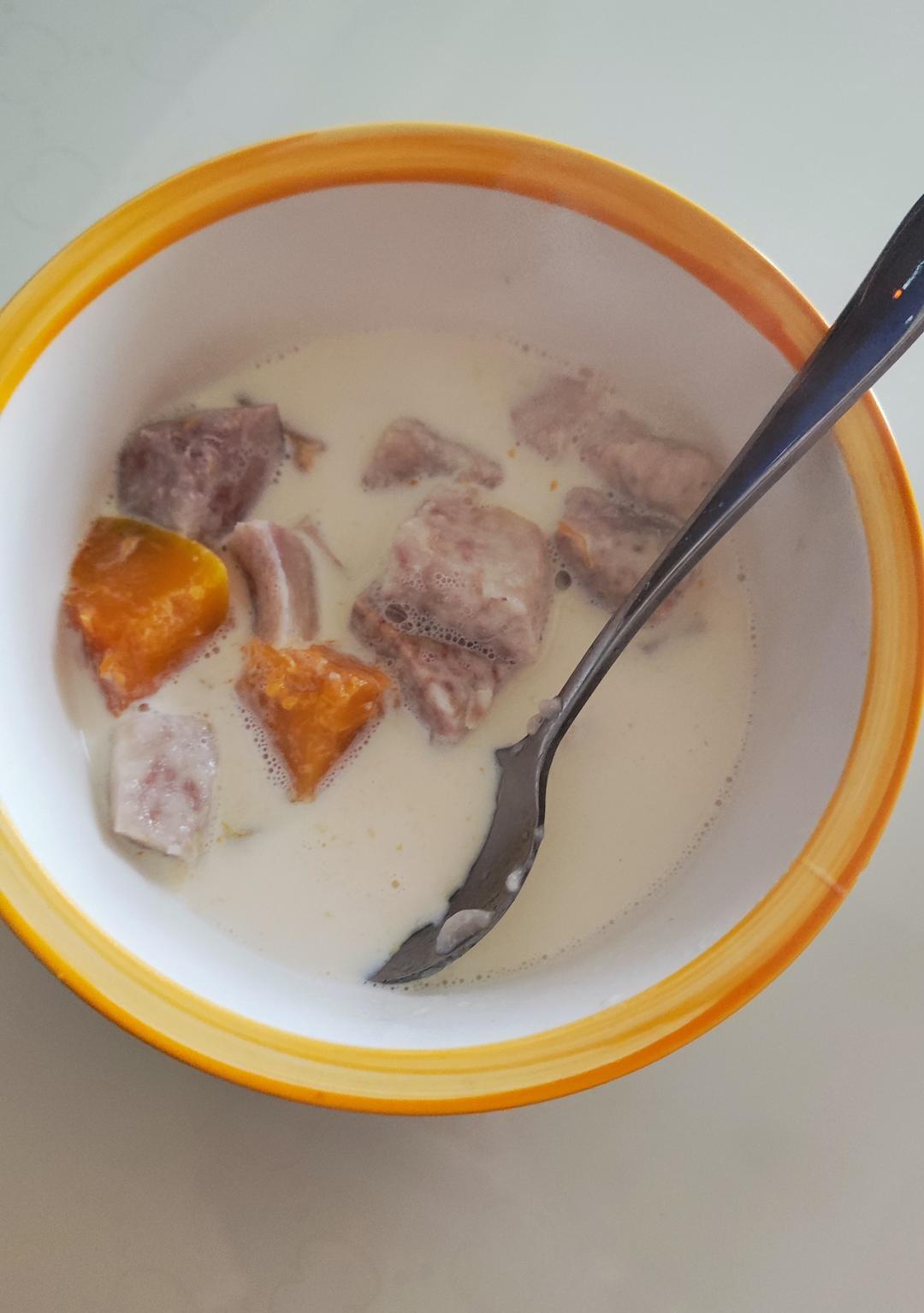 牛奶芋头南瓜羹