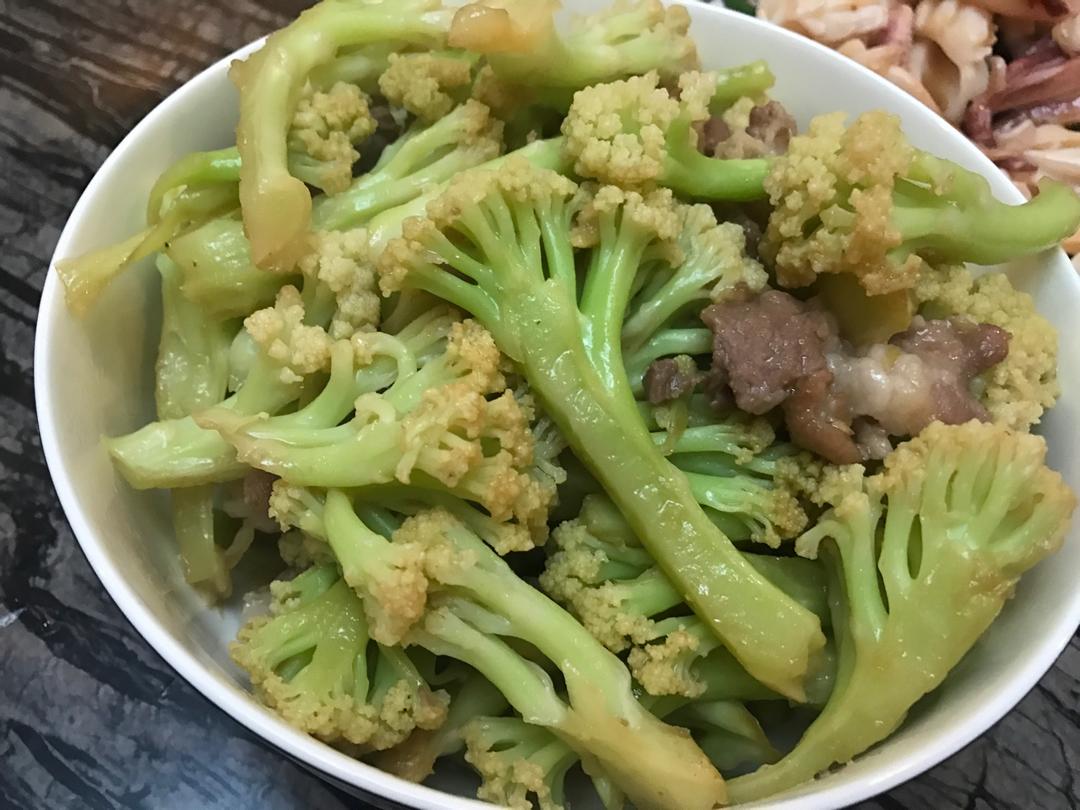 老丁的私房菜-干锅花菜