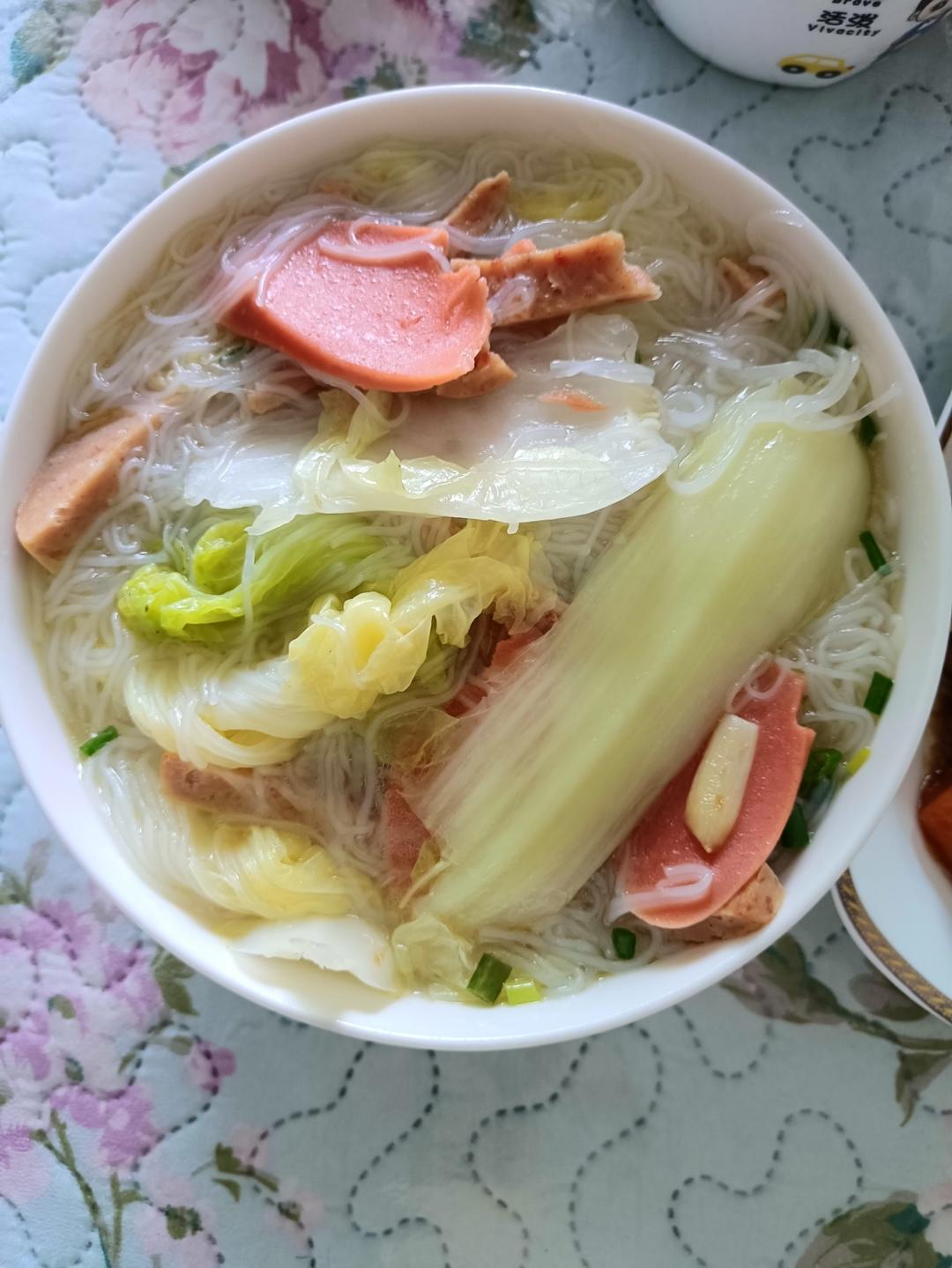 白菜午餐肉粉丝汤