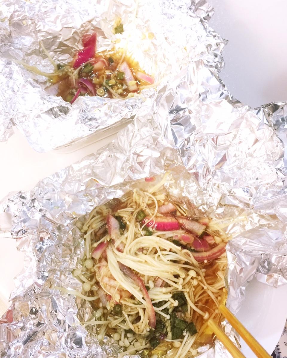 锡纸金针菇-在家用烤箱就能做的烧烤，烧烤店必点菜品之一！超鲜！