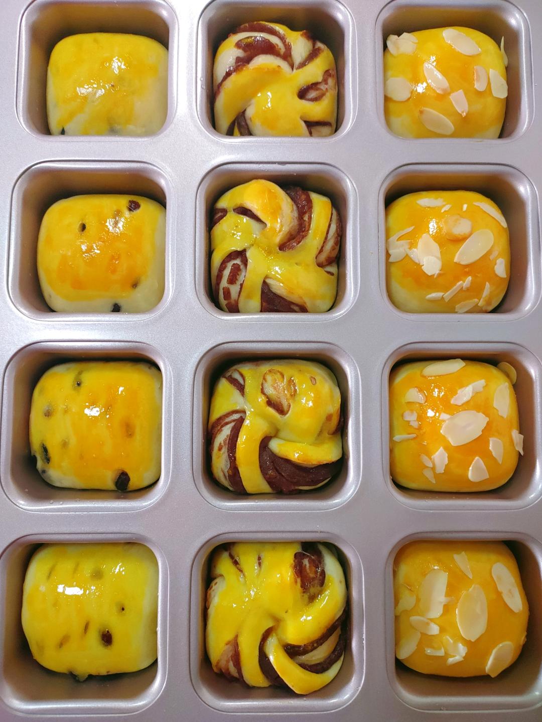 椰蓉小方块面包