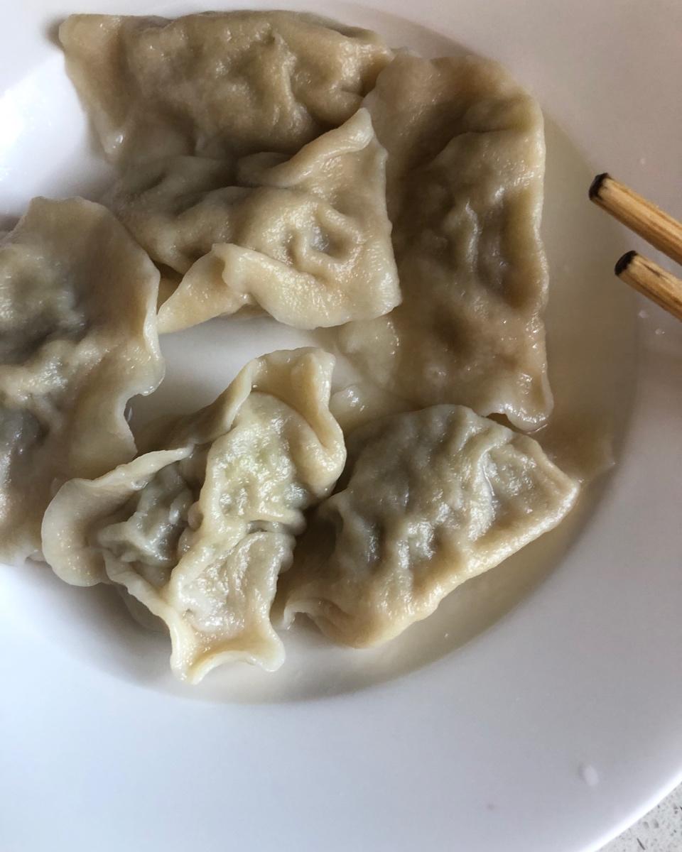 不加一滴水却鲜嫩多汁的芹菜牛肉馅饺子