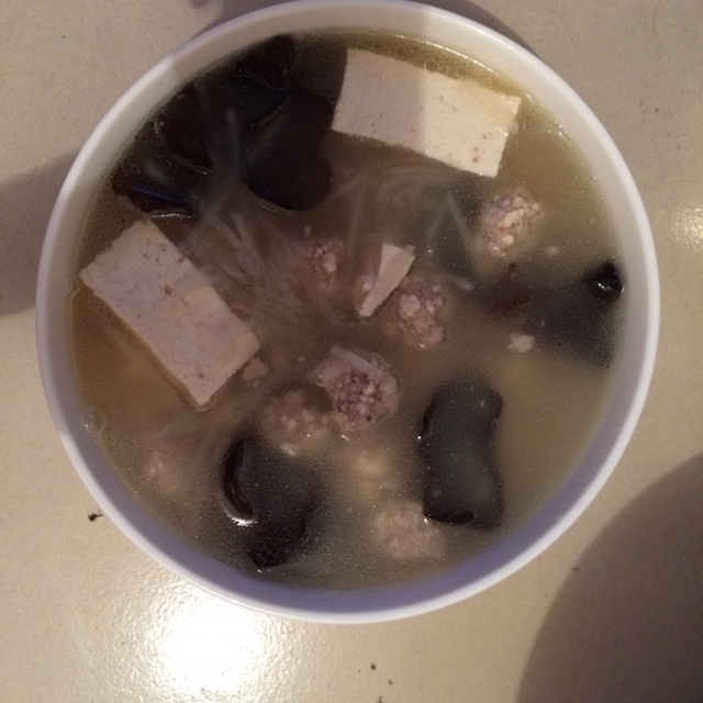 【10分钟系列】白萝卜豆腐圆子汤