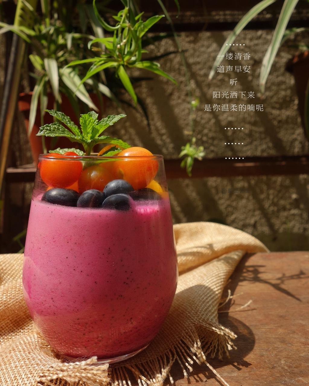 火龙果奶昔