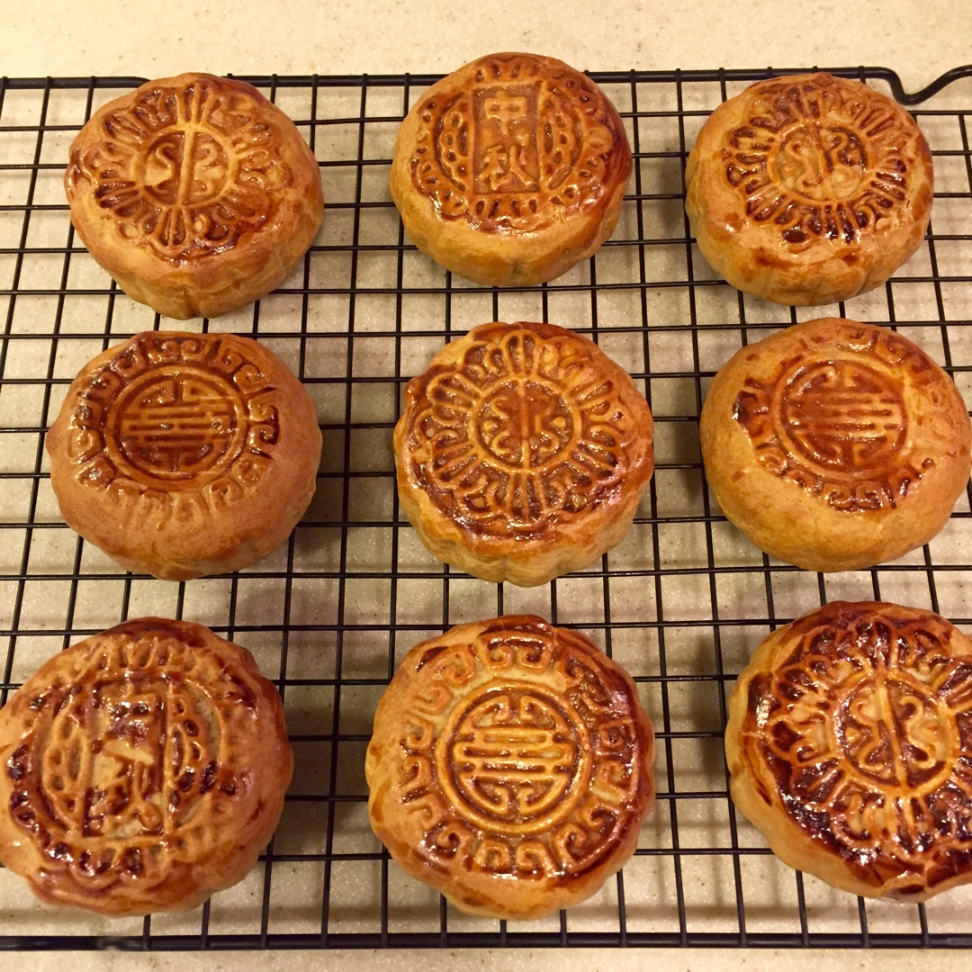 michelle小新做的广式豆沙月饼(君之配方)