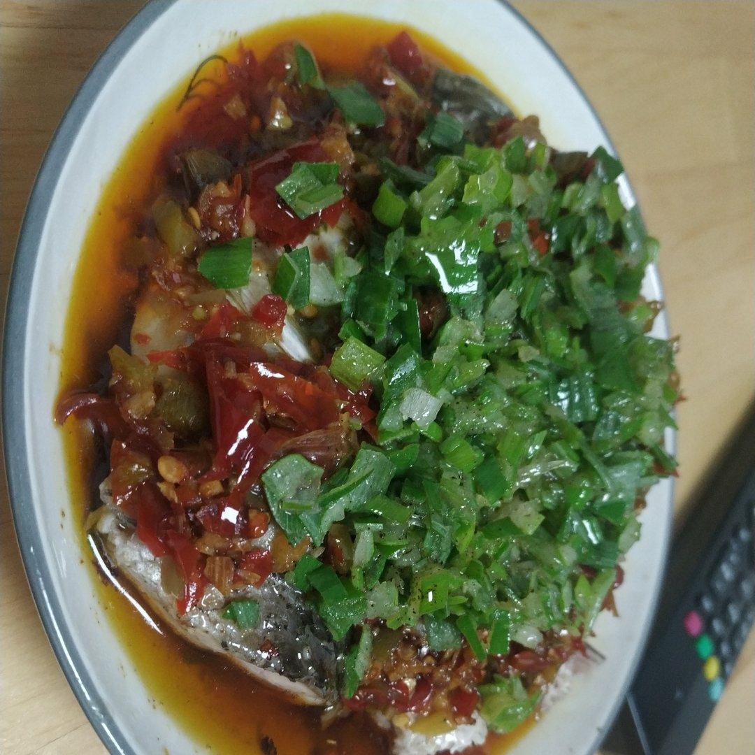 剁椒鱼头，最正宗的做法，8分钟出锅，比饭店好吃一百倍，简单易学，全家都爱吃