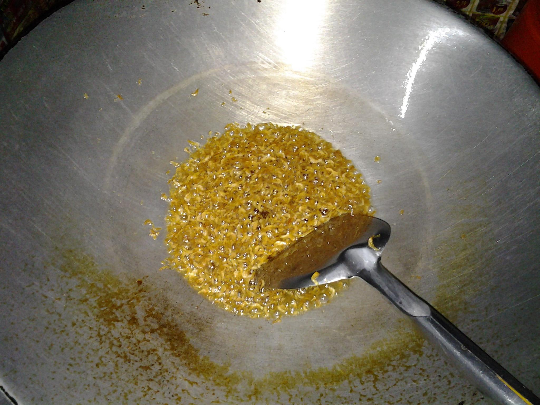 虾皮蒜脆皮豆腐的做法 步骤2