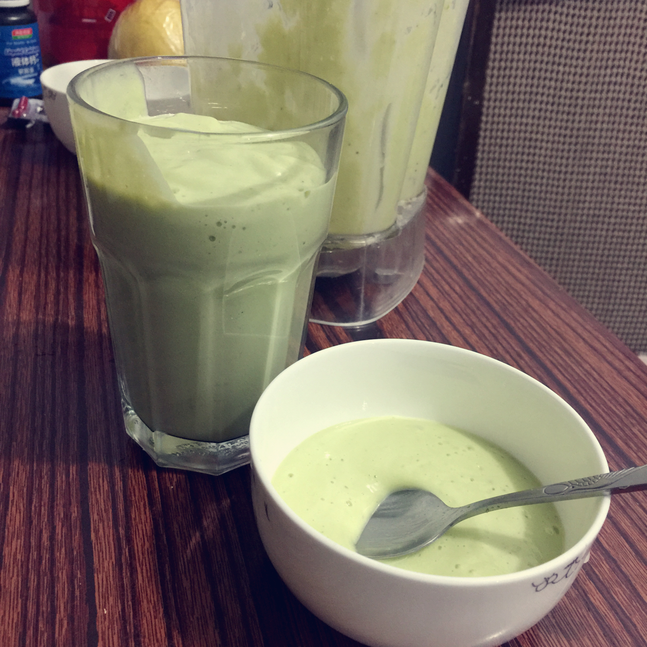牛油果香蕉奶昔