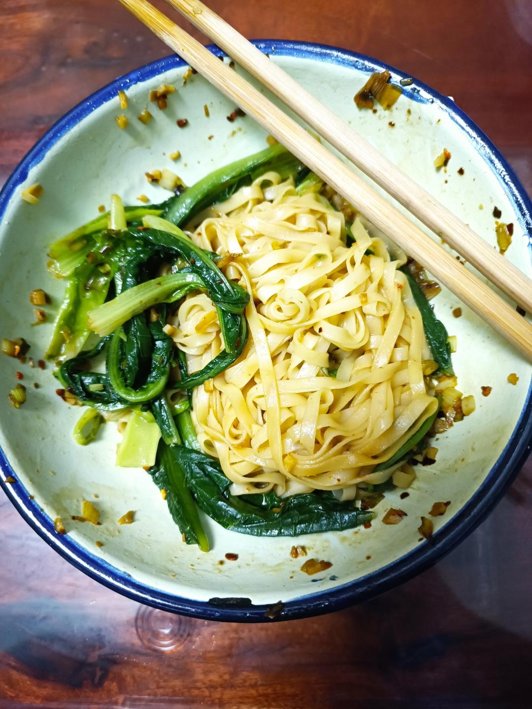 简单好吃易做的早餐干拌面