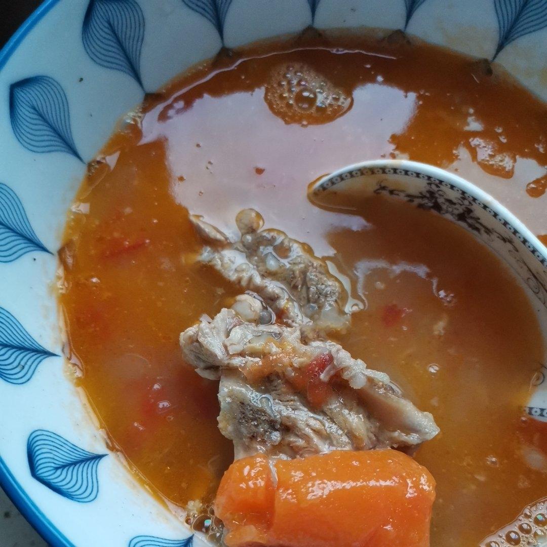 简单营养美味的马来西亚ABC汤（马铃薯胡萝卜番茄猪骨老火汤）
