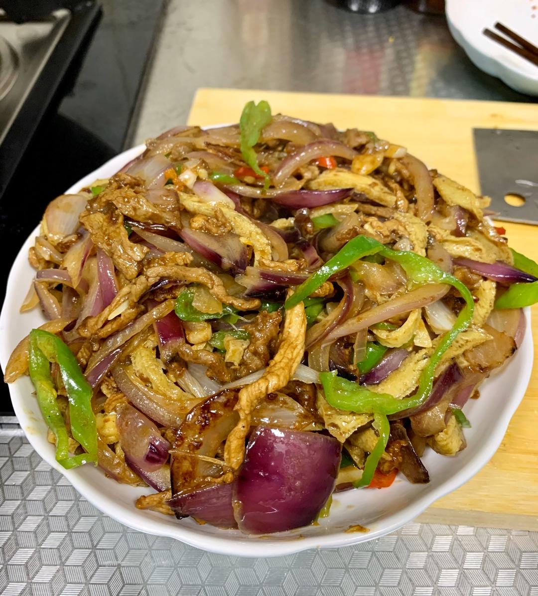洋葱青椒炒肉